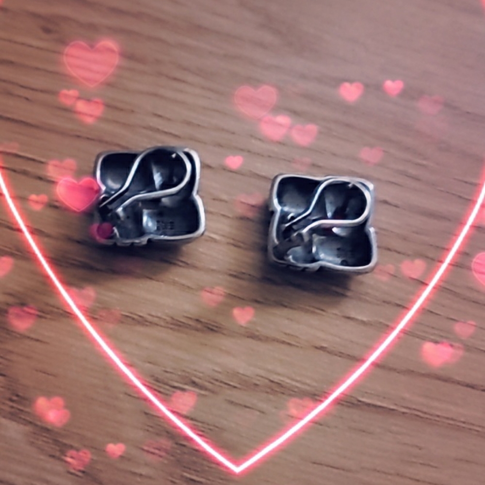 Avery retired earrings